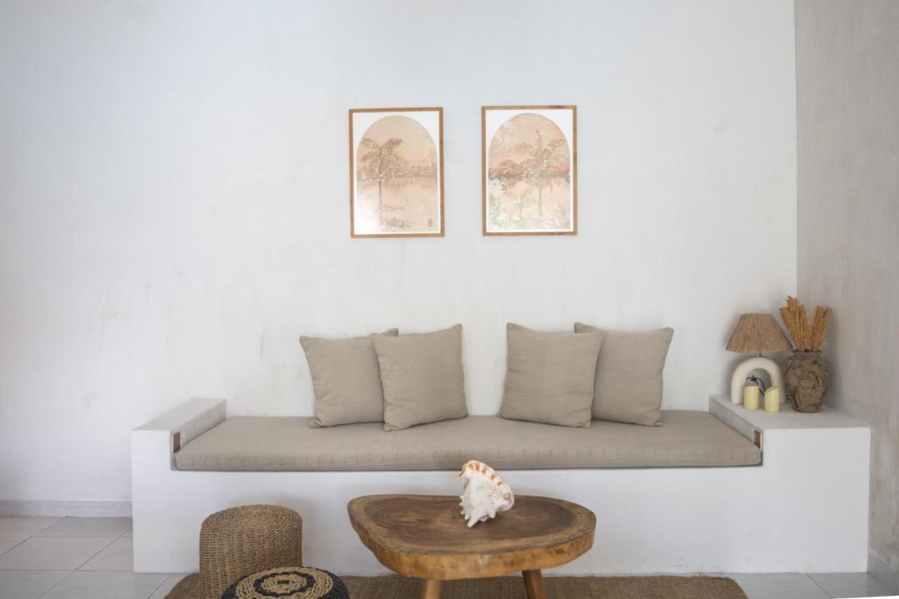 Gypsy Moon Bali Hostel Canggu  Exterior photo